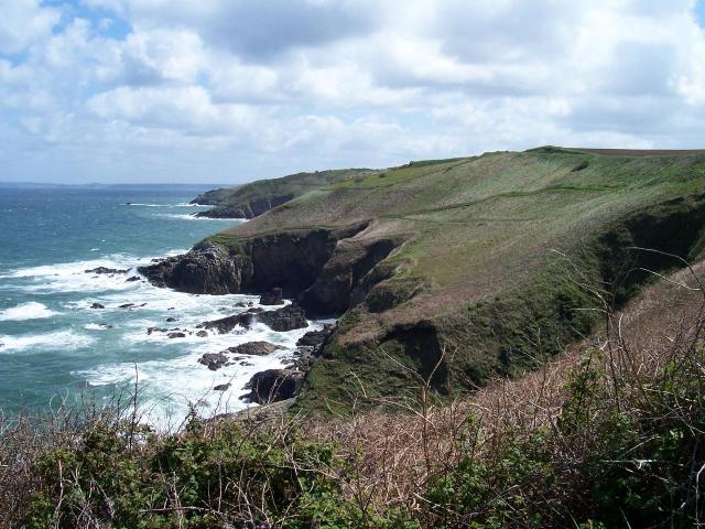 Les falaises entre Runglaz et la Plage de St Jean du Doigt