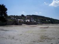 Arrivée à Saint Michel en Grève par la plage